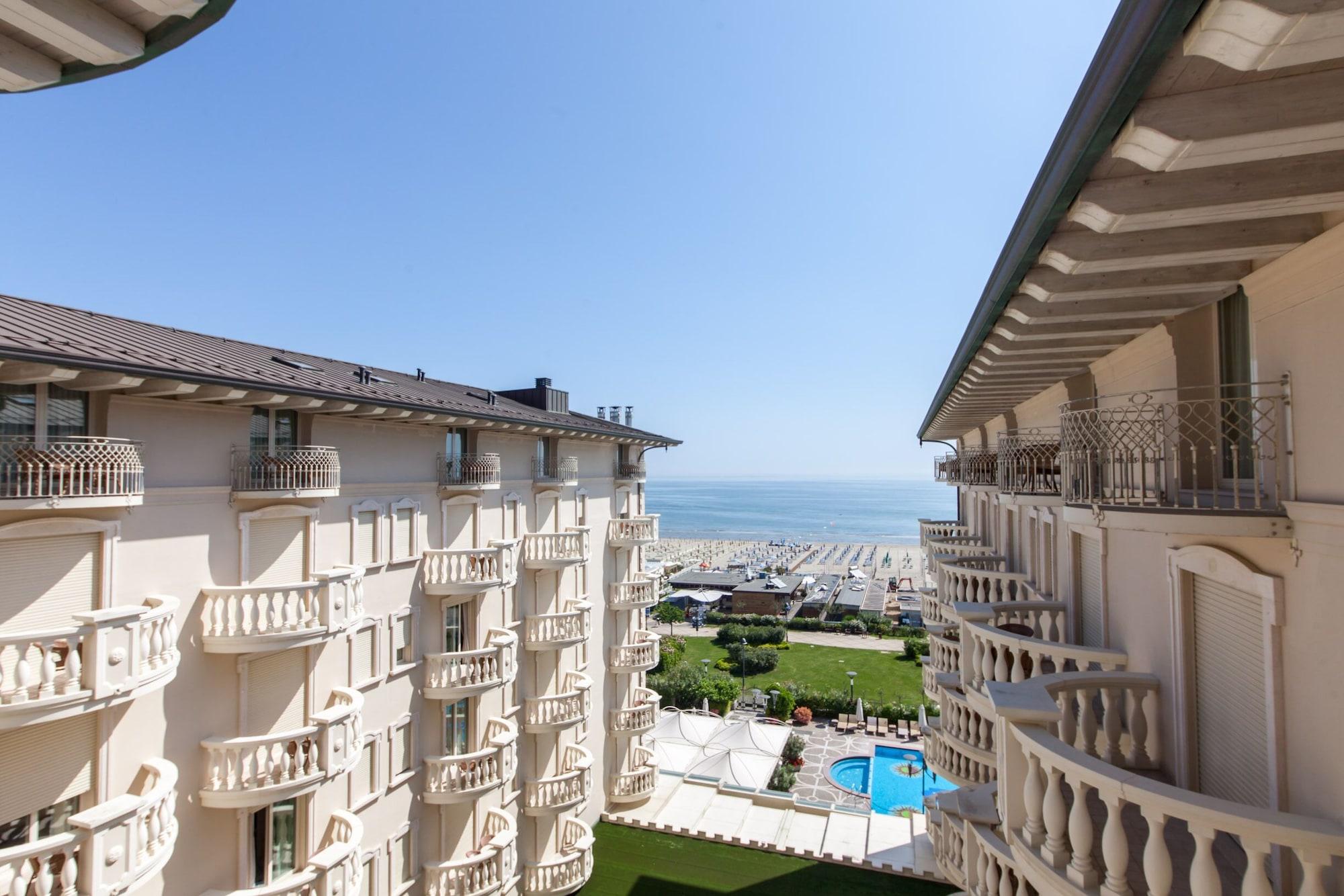 Palace Hotel 5*